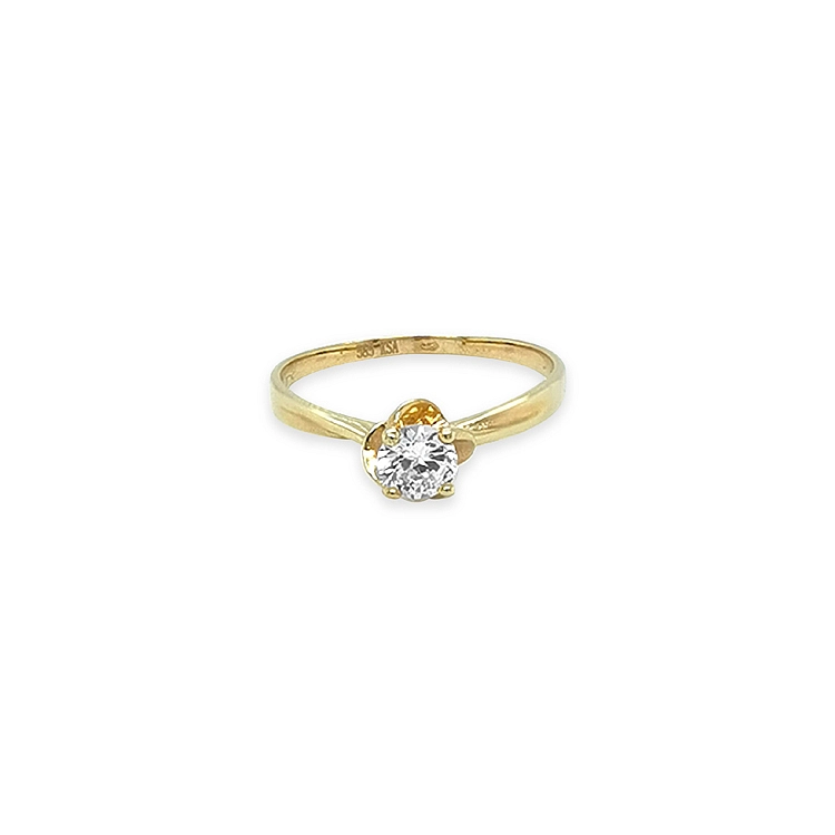 Nhẫn đính hôn bằng vàng có đá cubic zirconia