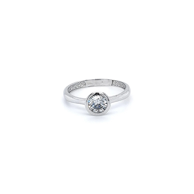 Nhẫn đính hôn bằng vàng trắng và zircon