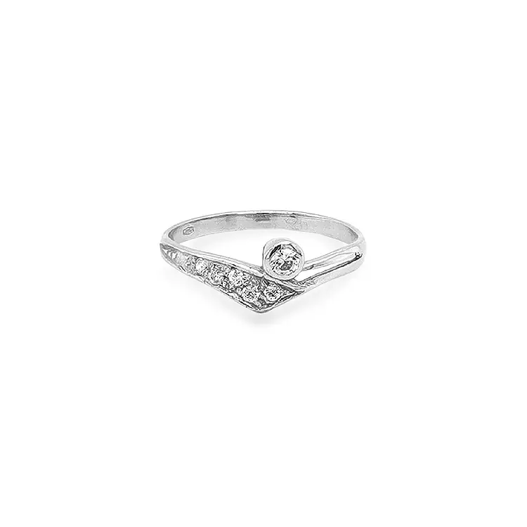 Nhẫn vàng đính đá zircon