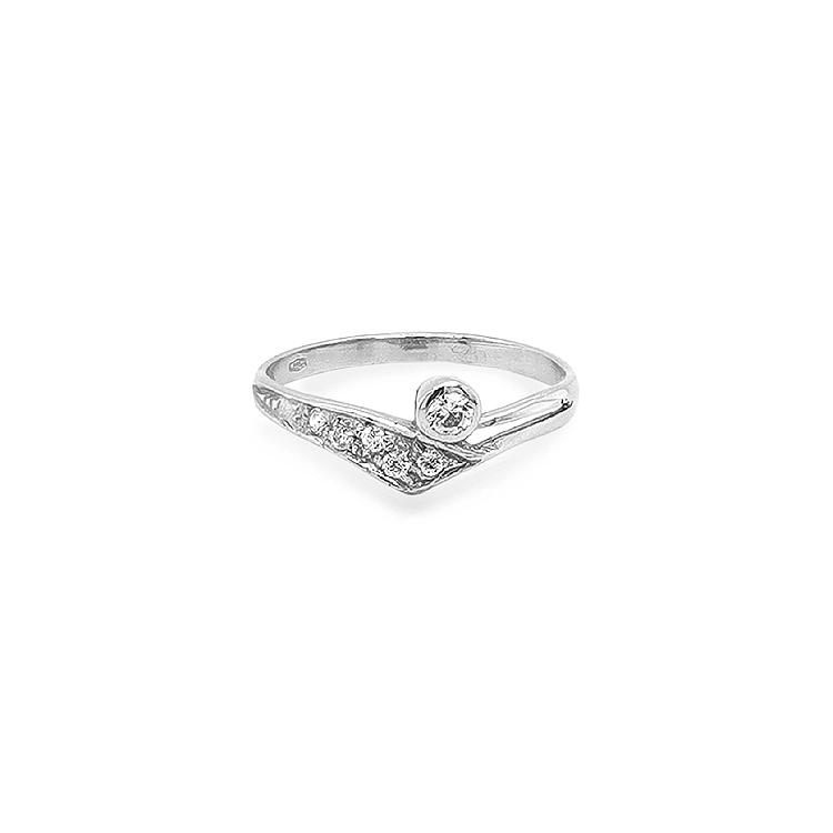 Nhẫn vàng đính đá zircon