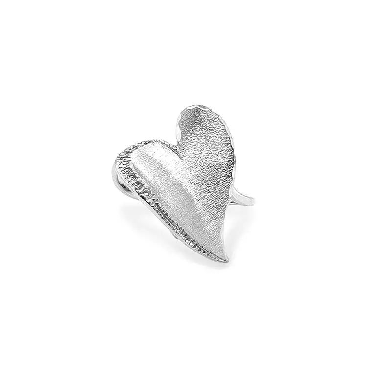 Nhẫn vàng hình trái tim đính đá zircon