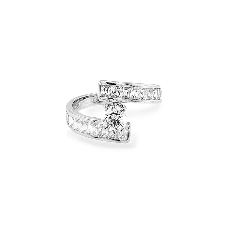 Nhẫn vàng đính đá zircon