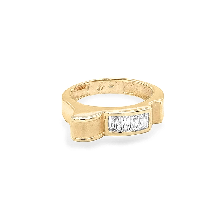 Nhẫn vàng đính đá zircon