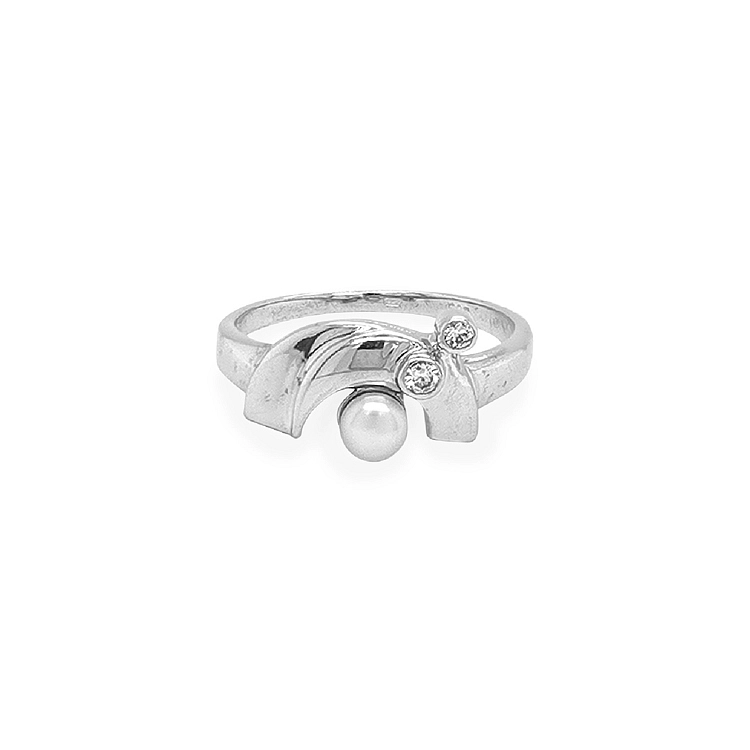 Nhẫn vàng đính ngọc trai và đá zircon
