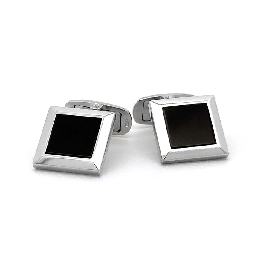 Khuyên tai ngọc trai trắng và onyx
