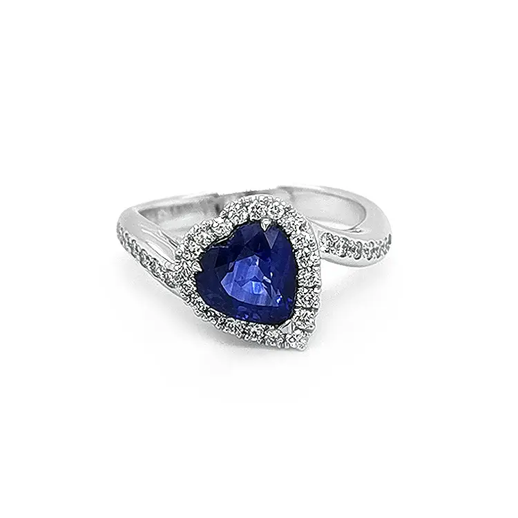Nhẫn vàng đính sapphire và kim cương