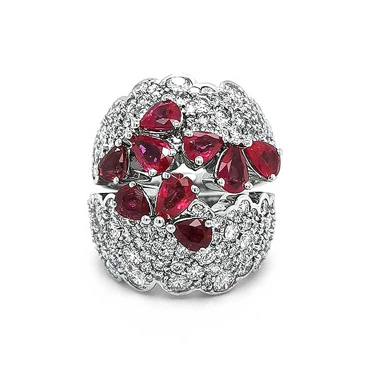 Nhẫn vàng đính ruby và kim cương