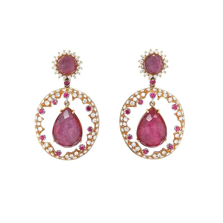 Vòng tai vàng đính ruby và kim cương