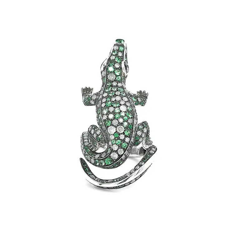 Nhẫn vàng đính ngọc lục bảo và kim cương