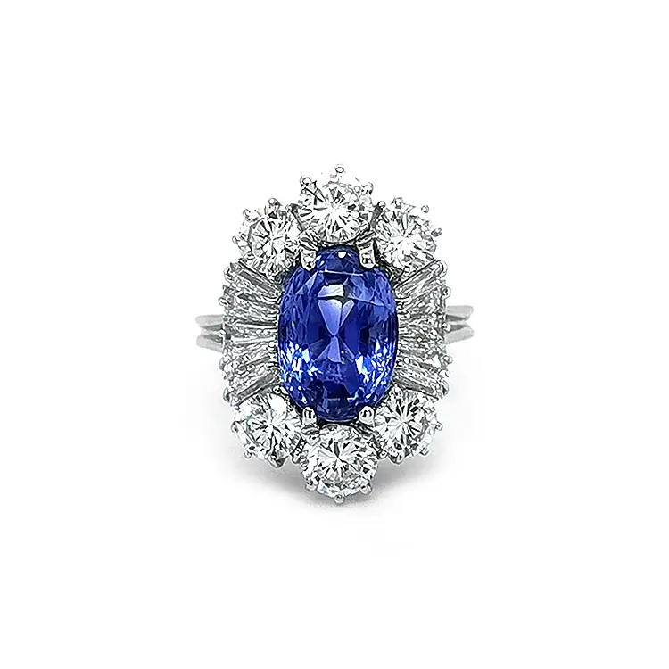 Nhẫn vàng đính sapphire và kim cương