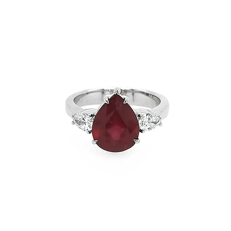 Nhẫn vàng đính ruby và kim cương