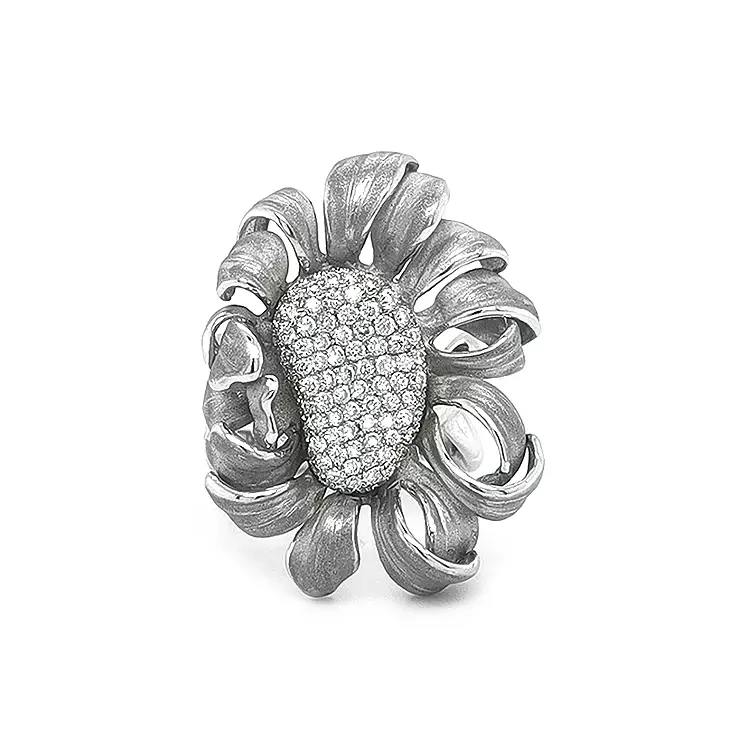 Nhẫn vàng đính kim cương