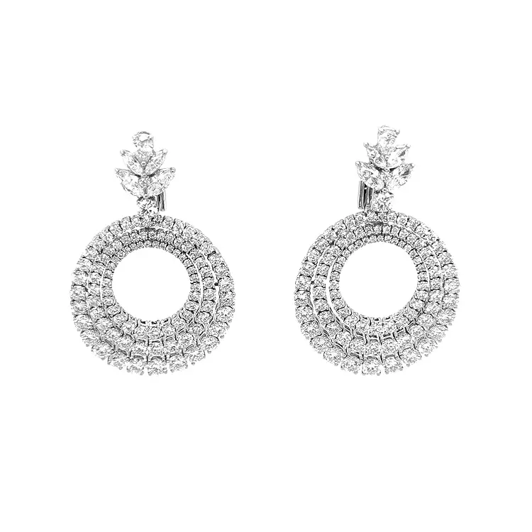 Vòng tai vàng đính kim cương