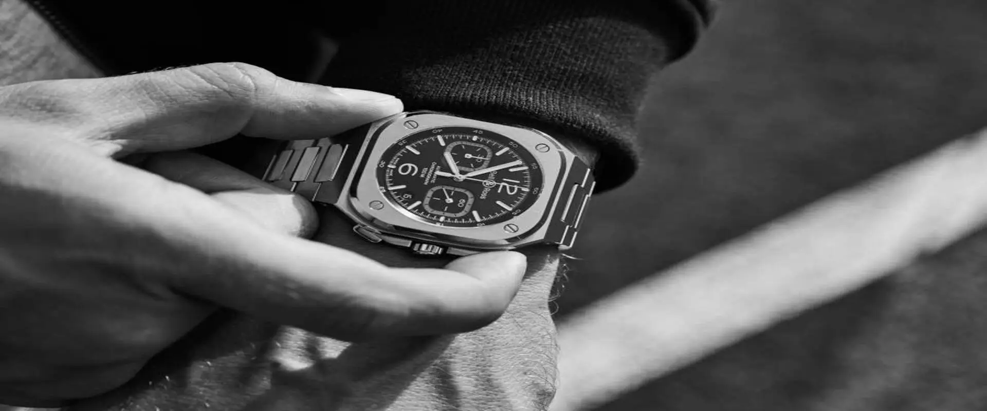 Bell &amp; Ross giới thiệu đồng hồ nam cao cấp BR 05 Chronograph