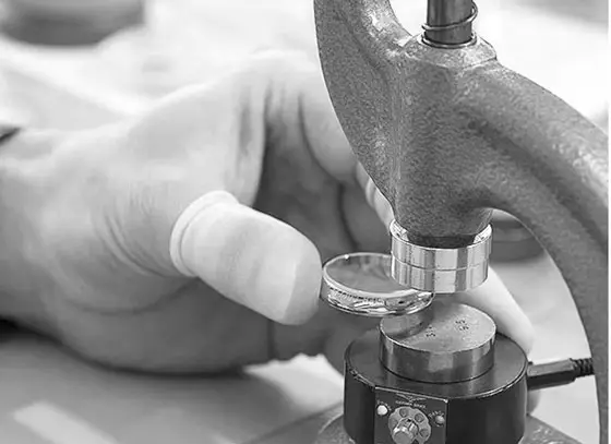 8. Lắp ráp lại vỏ máy