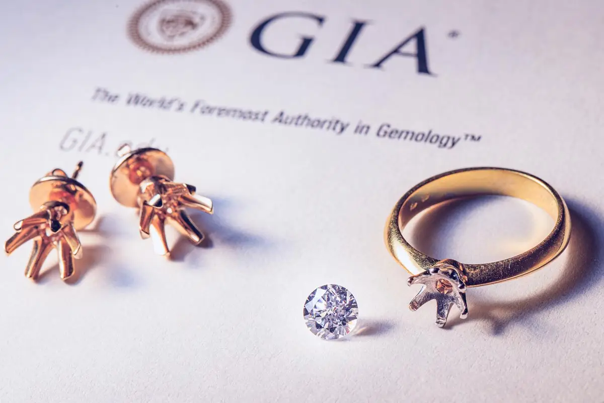 Sáng tạo trong truyền thống: Hiện đại hóa xưởng sản xuất và phát triển sản xuất trang sức riêng