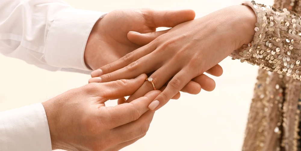 Bạn có biết sự khác biệt giữa nhẫn cưới và nhẫn đính hôn không?