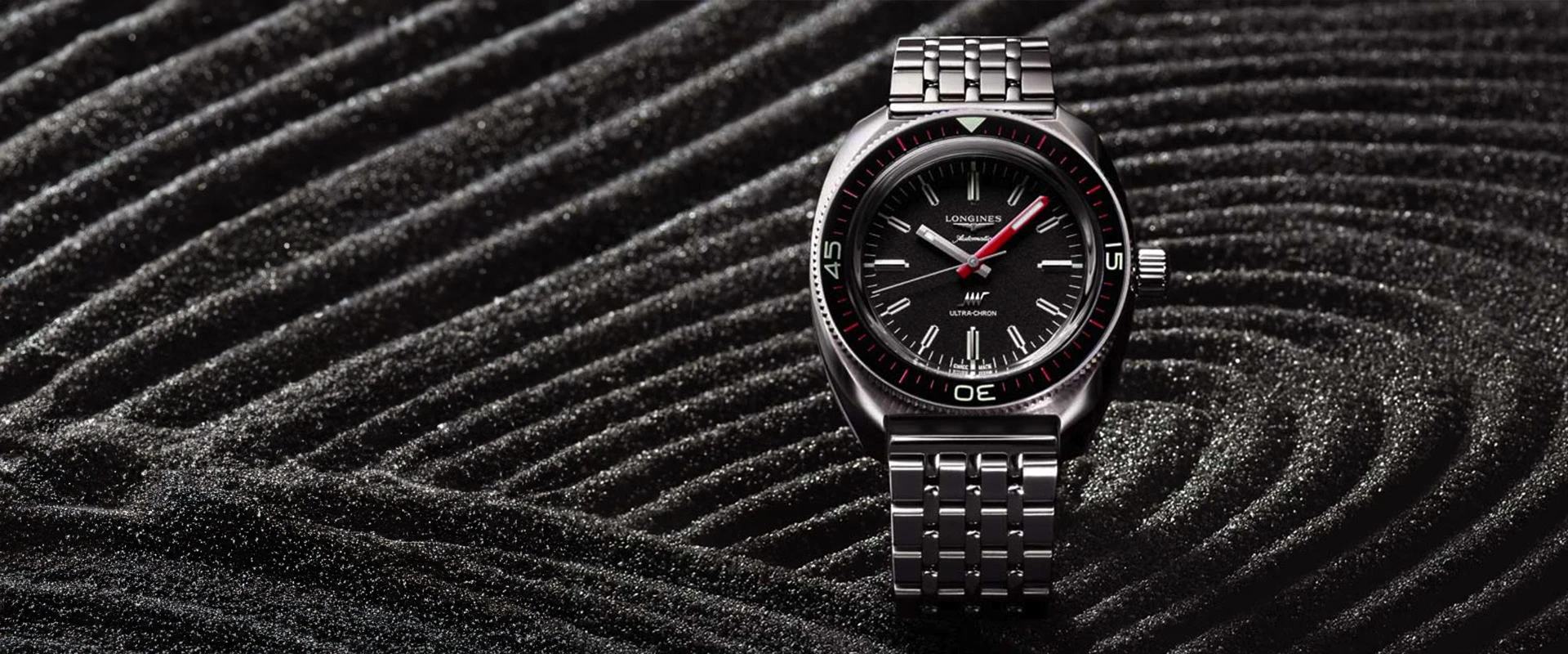 Đồng hồ Longines Ultra-Chron với bộ máy Diver là một lựa chọn tươi mới cho mùa hè