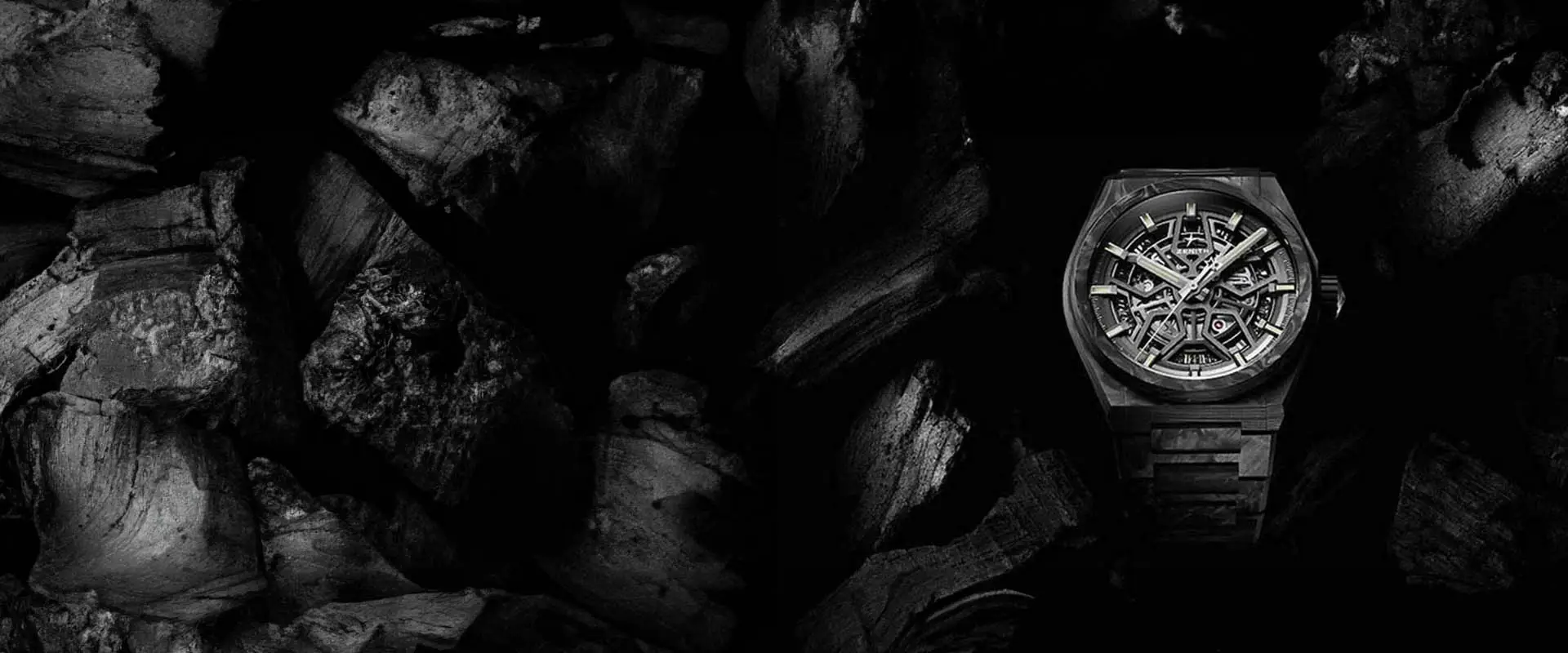 Zenith Defy Classic Carbon: Cách mạng về độ nhẹ và thiết kế sáng tạo