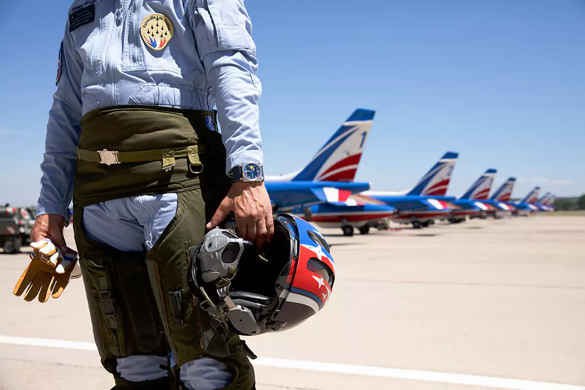 BR 03 Type A Patrouille de France: Màn trình diễn nhào lộn trên không giữa Bell & Ross
