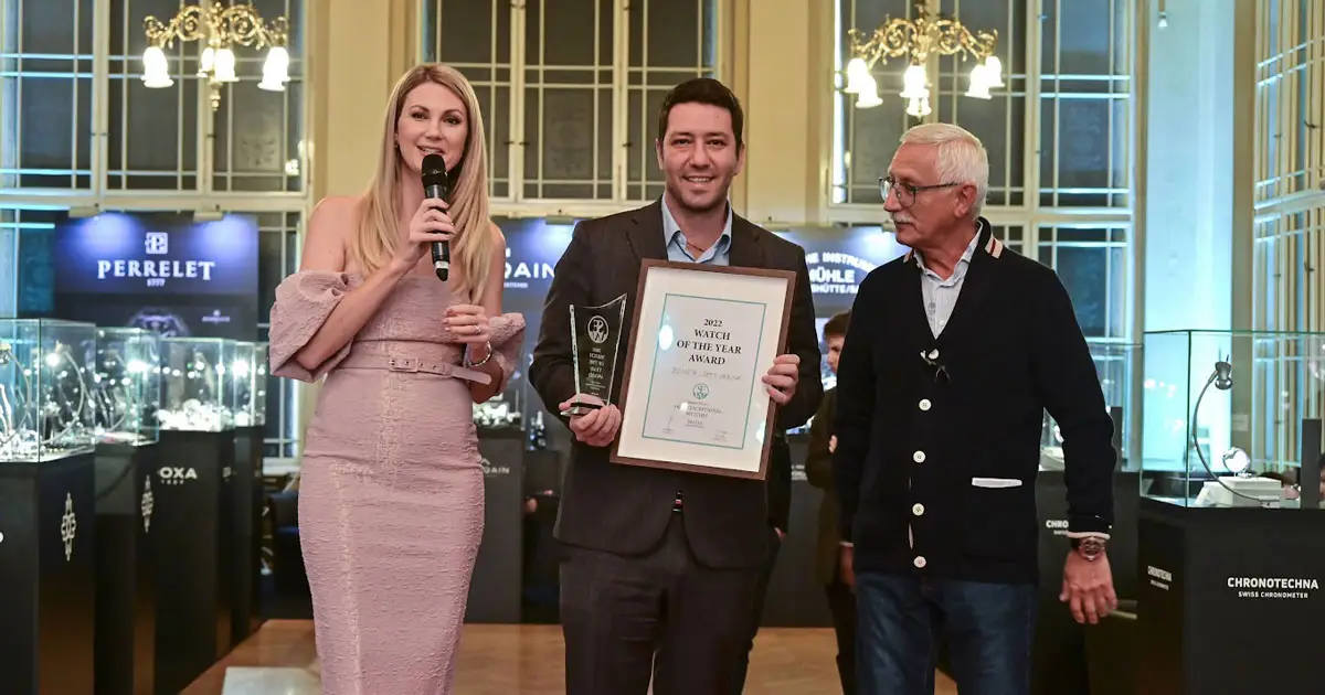 Mẫu Zenith Defy Skyline chiến thắng trong hạng mục Đồng hồ của năm